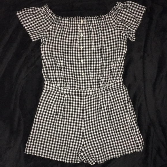 Old Navy  NWOT  Off the Shoulder Romper - Picture 1 of 8
